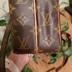 Authentic Vintage Louis Vuitton Amazone Monogram Crossbody/Shoulder bag